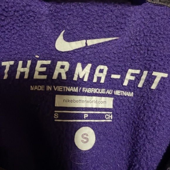 Nike Therma-Fit hoody Purple Size S with pockets - Picture 9 of 9